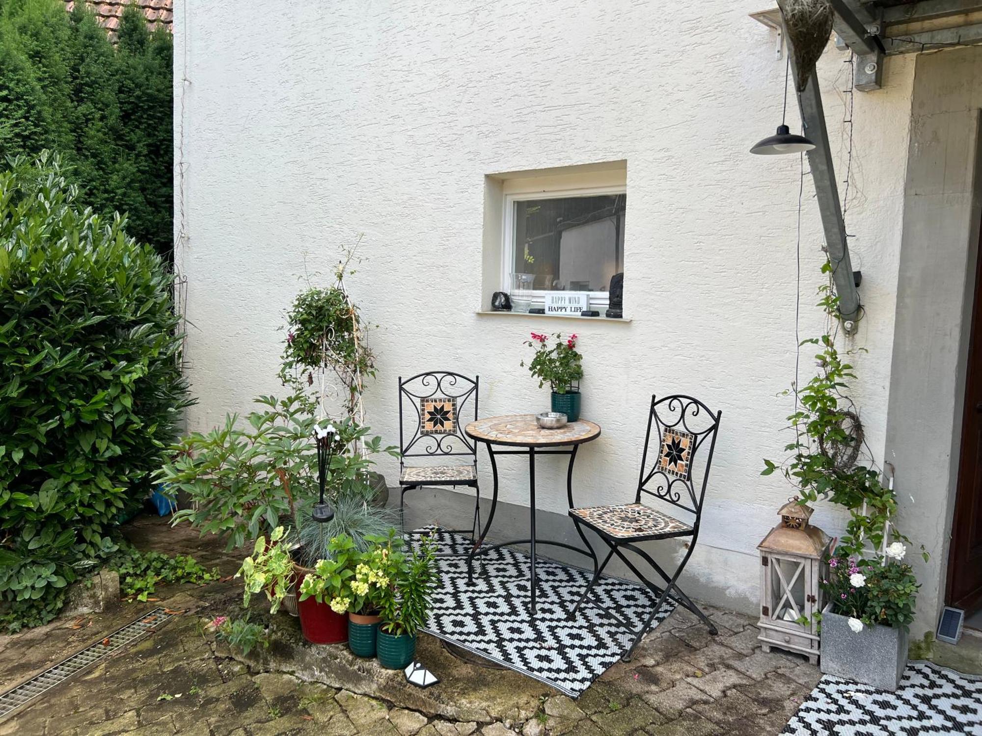 Ferienwohnung Ferieninrosengarten 1 Zi App 190 cm Deckenhöhe oder große DG WHG Exterior foto