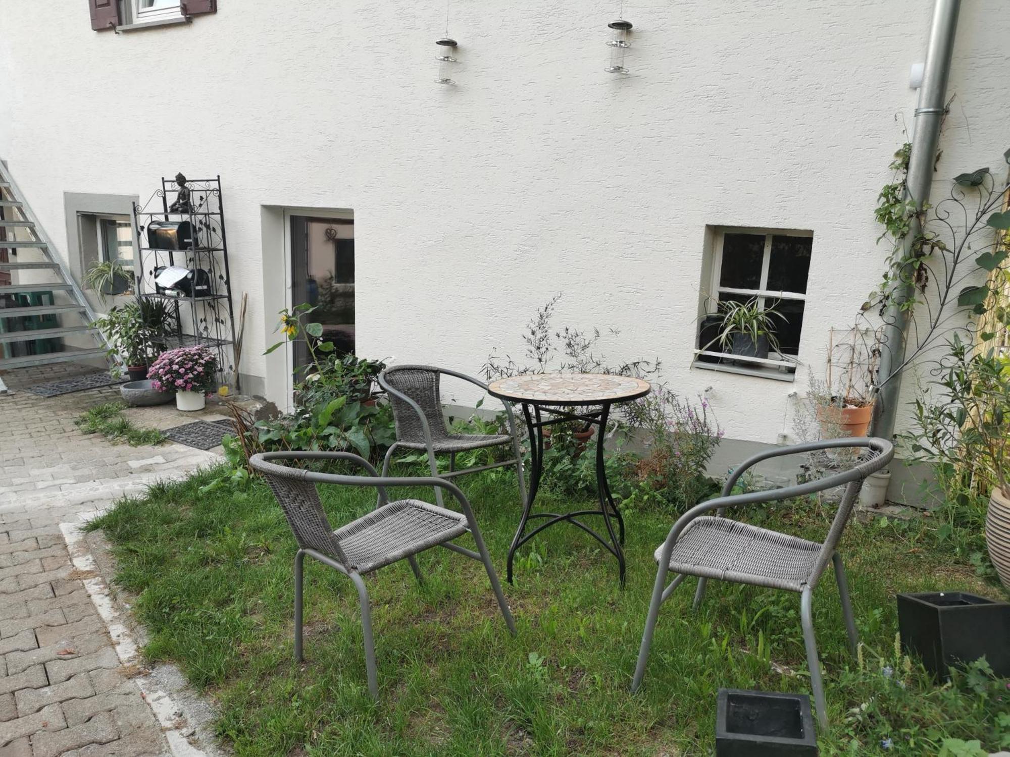 Ferienwohnung Ferieninrosengarten 1 Zi App 190 cm Deckenhöhe oder große DG WHG Exterior foto